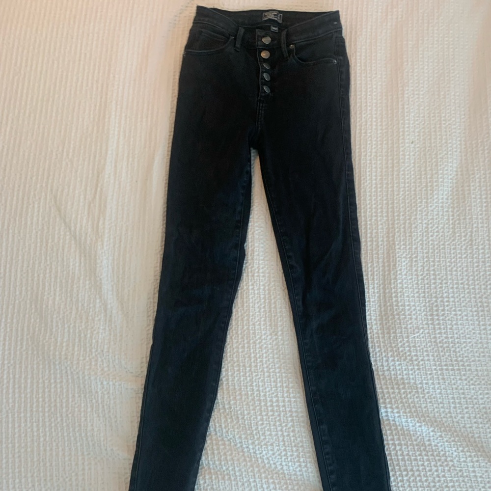 Abercrombie & Fitch. High Rise Super Skinny Ankle, curve love.